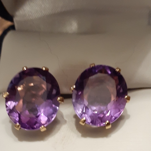 14K YELLOW GOLD AMETHYST OVAL SOLITAIRE STUD EARRINGS NEW - Picture 1 of 8